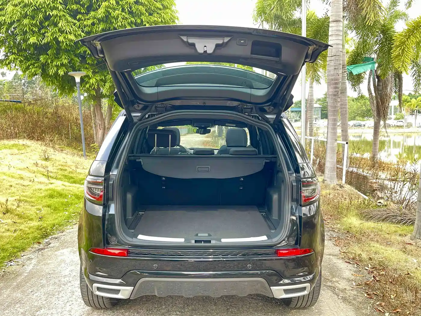Land Rover Discovery Sport PHEV 2023 2023 1.5T P300e Plug-in Hybrid