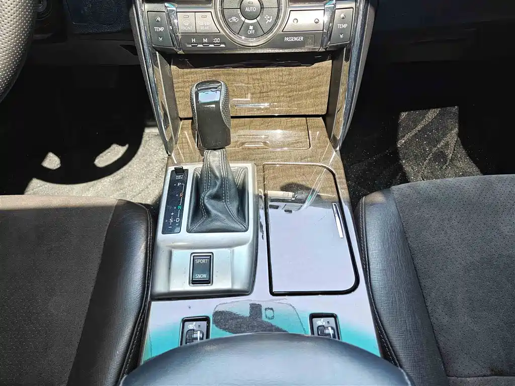 Toyota Reiz 2013 2.5V Premium Edition фото 17