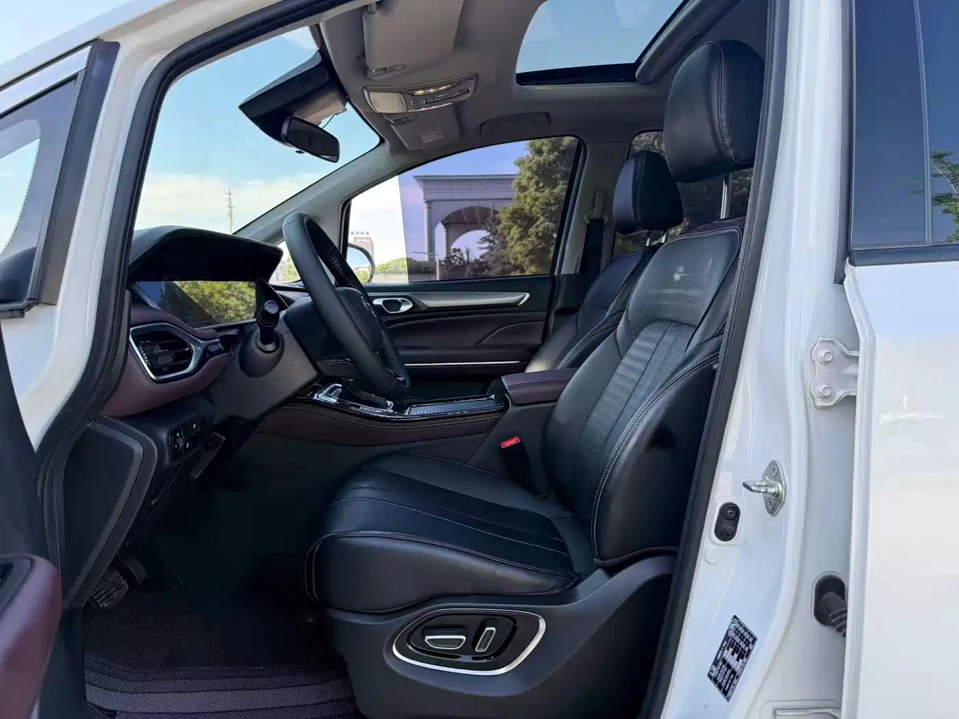 GAC Trumpchi Trumpchi M6 2023 PRO 270T DCT Luxury Edition фото 4