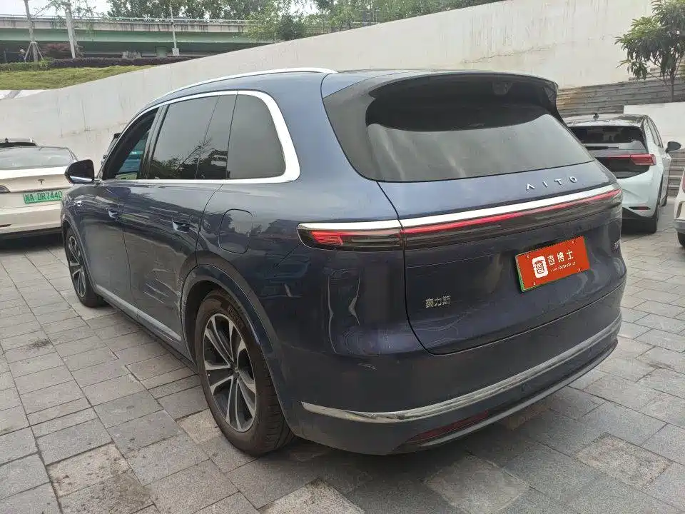 AITO Wenjie AITO M7 2026 Extended Range Max AWD 5-seater фото 4