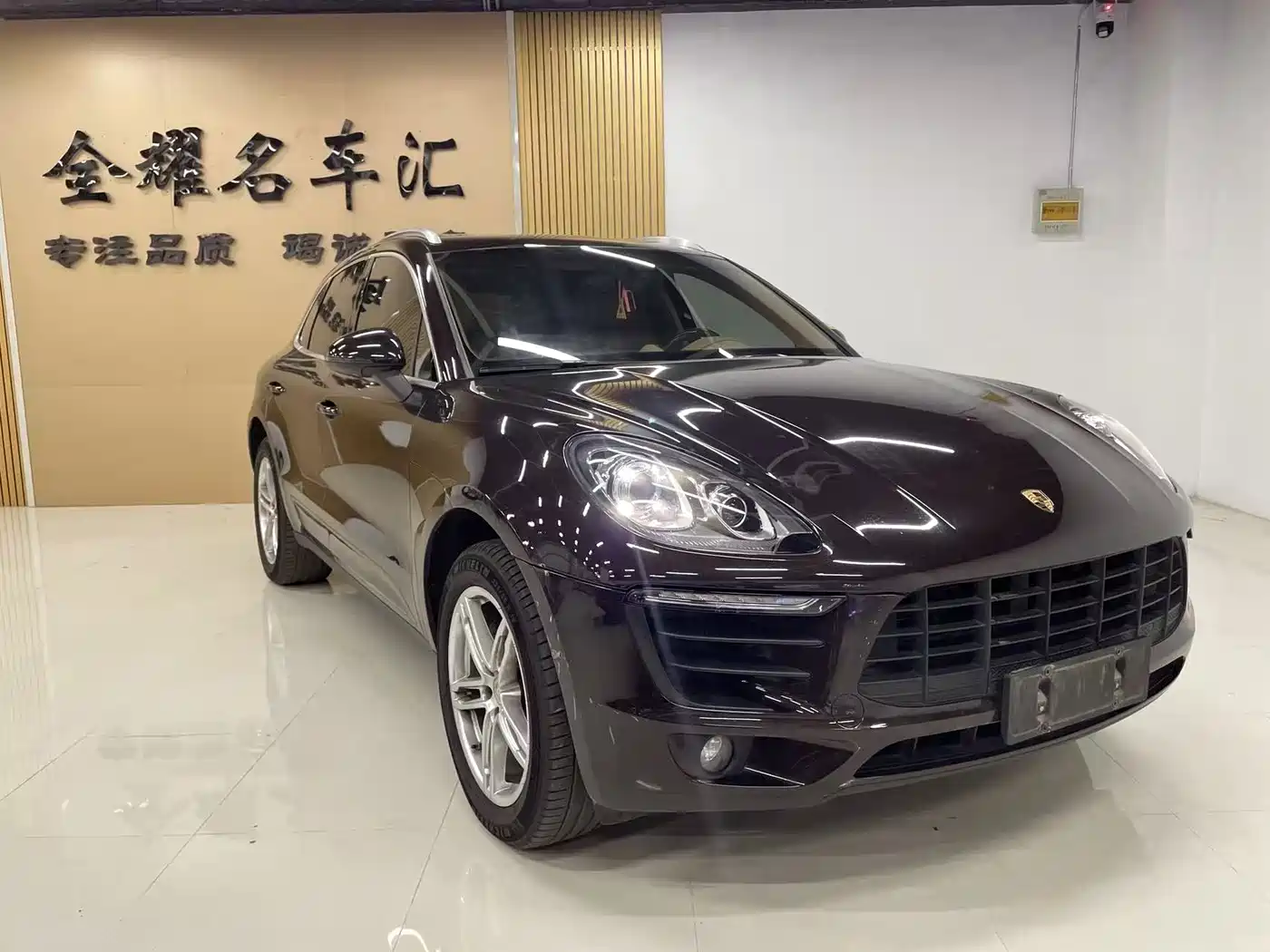 Porsche Macan 2016 Macan 2.0T фото 3