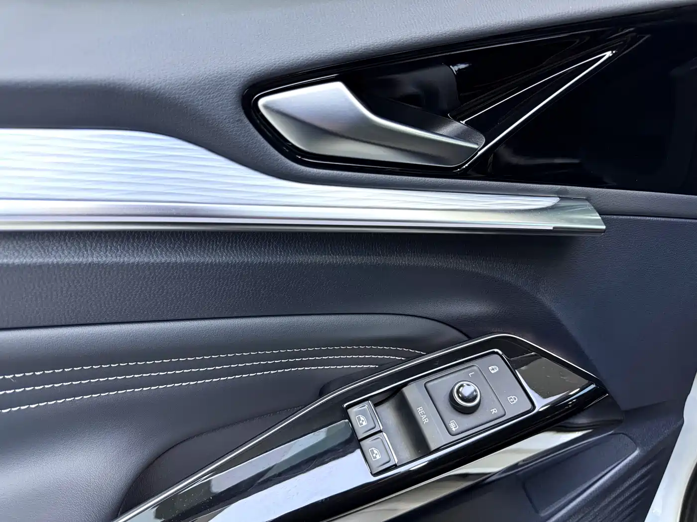 VOLKSWAGEN ID.4 CROZZ