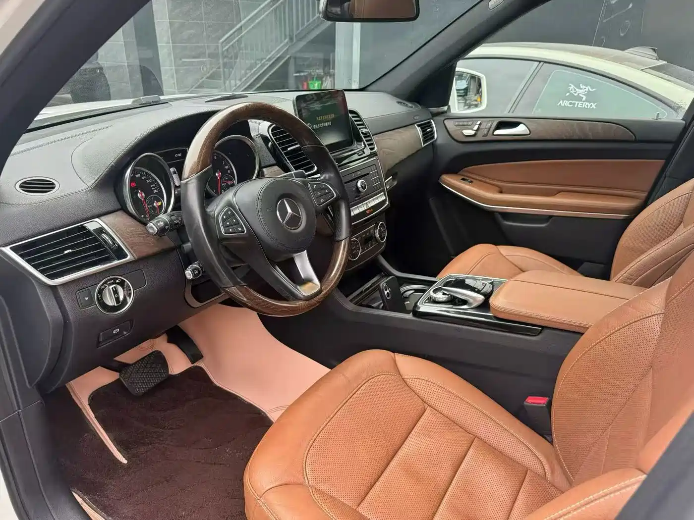 Mercedes-Benz GLS 2016 GLS 500 4MATIC фото 3