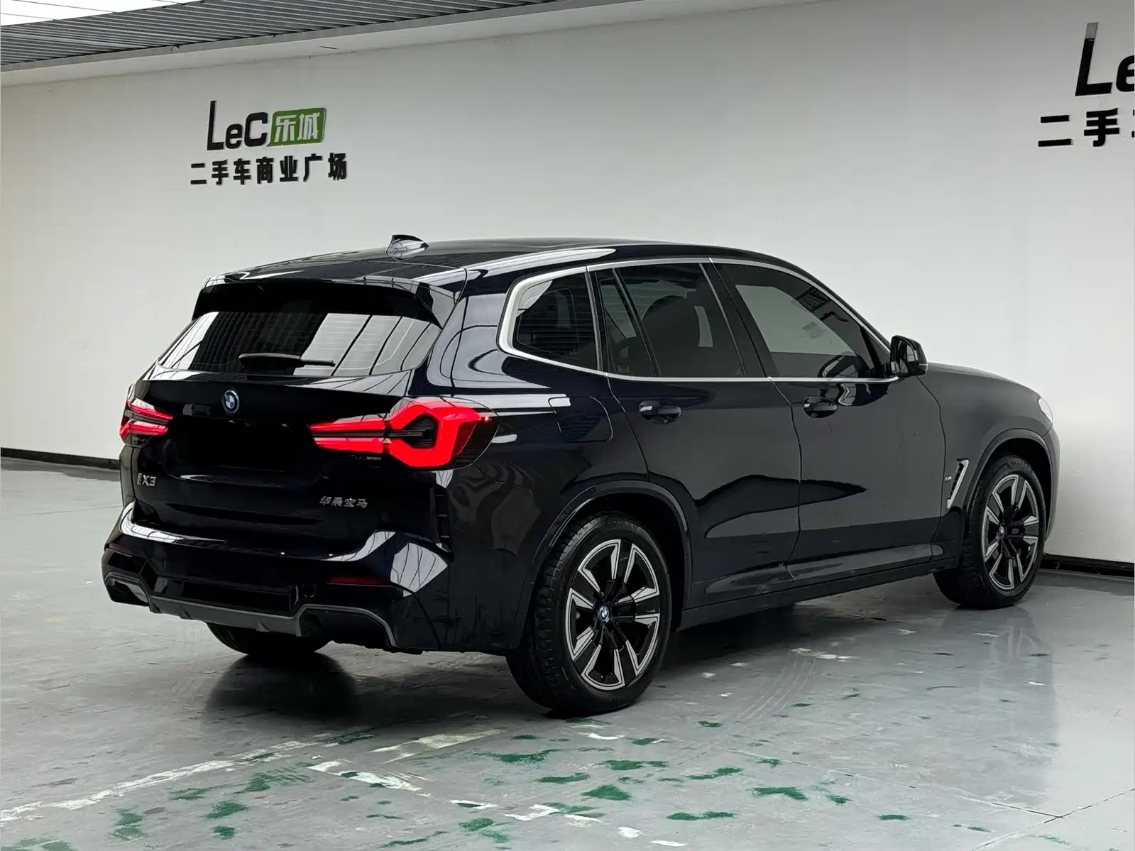 Фото 4 - BMW iX3