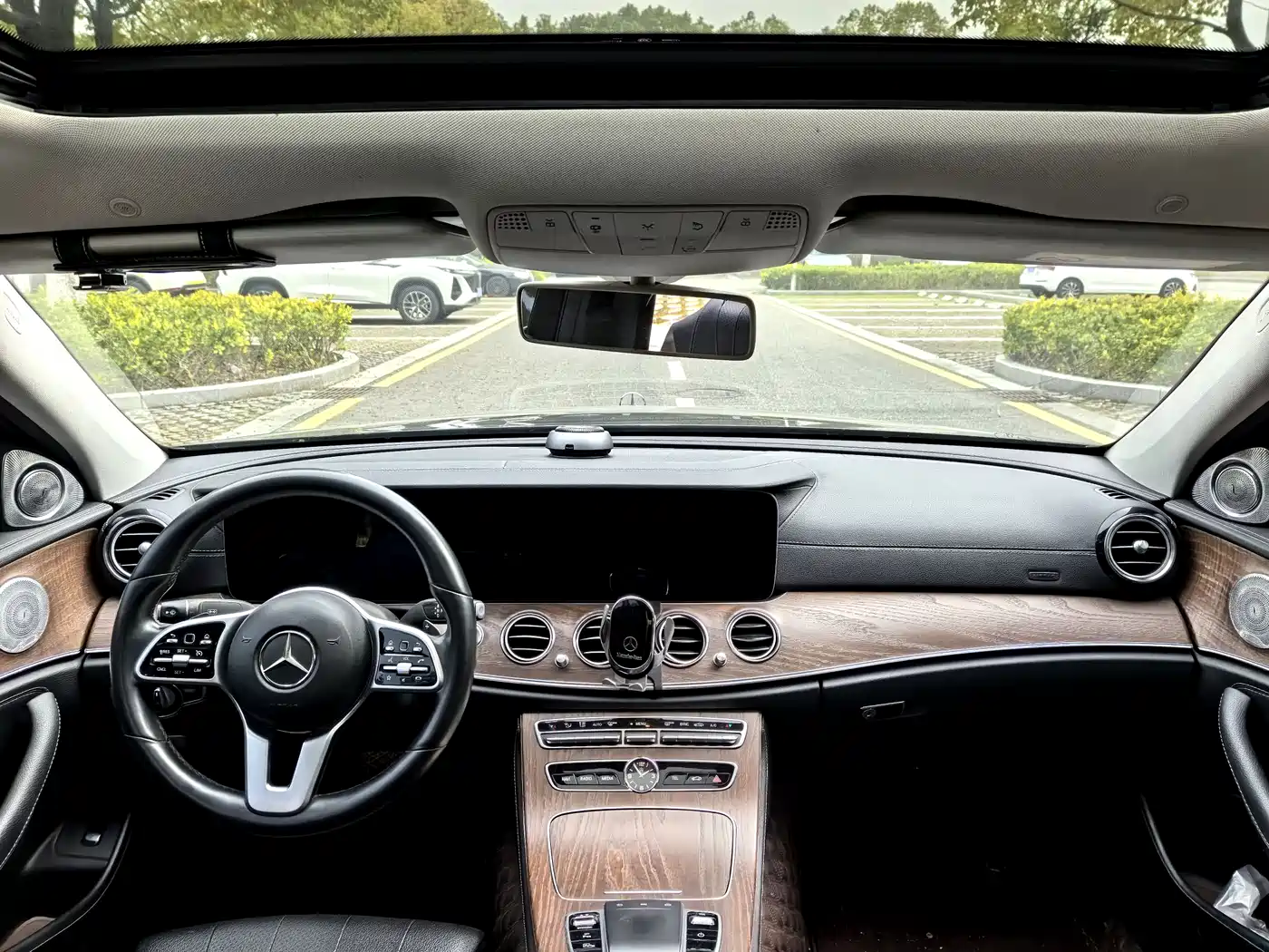 Mercedes-Benz E-Class 2019 E 200 L 4MATIC фото 11