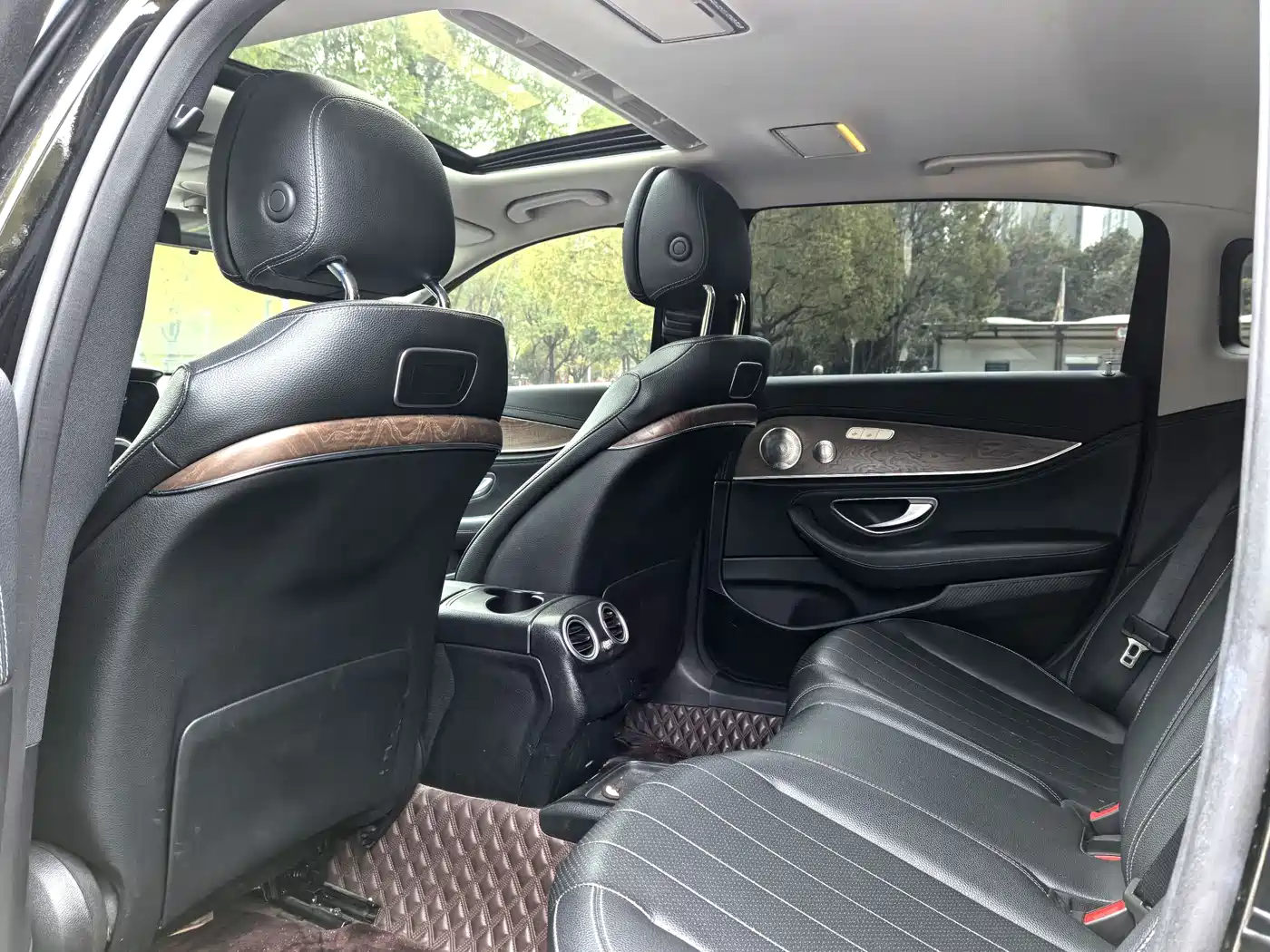 Mercedes-Benz E-Class 2019 E 200 L 4MATIC фото 6