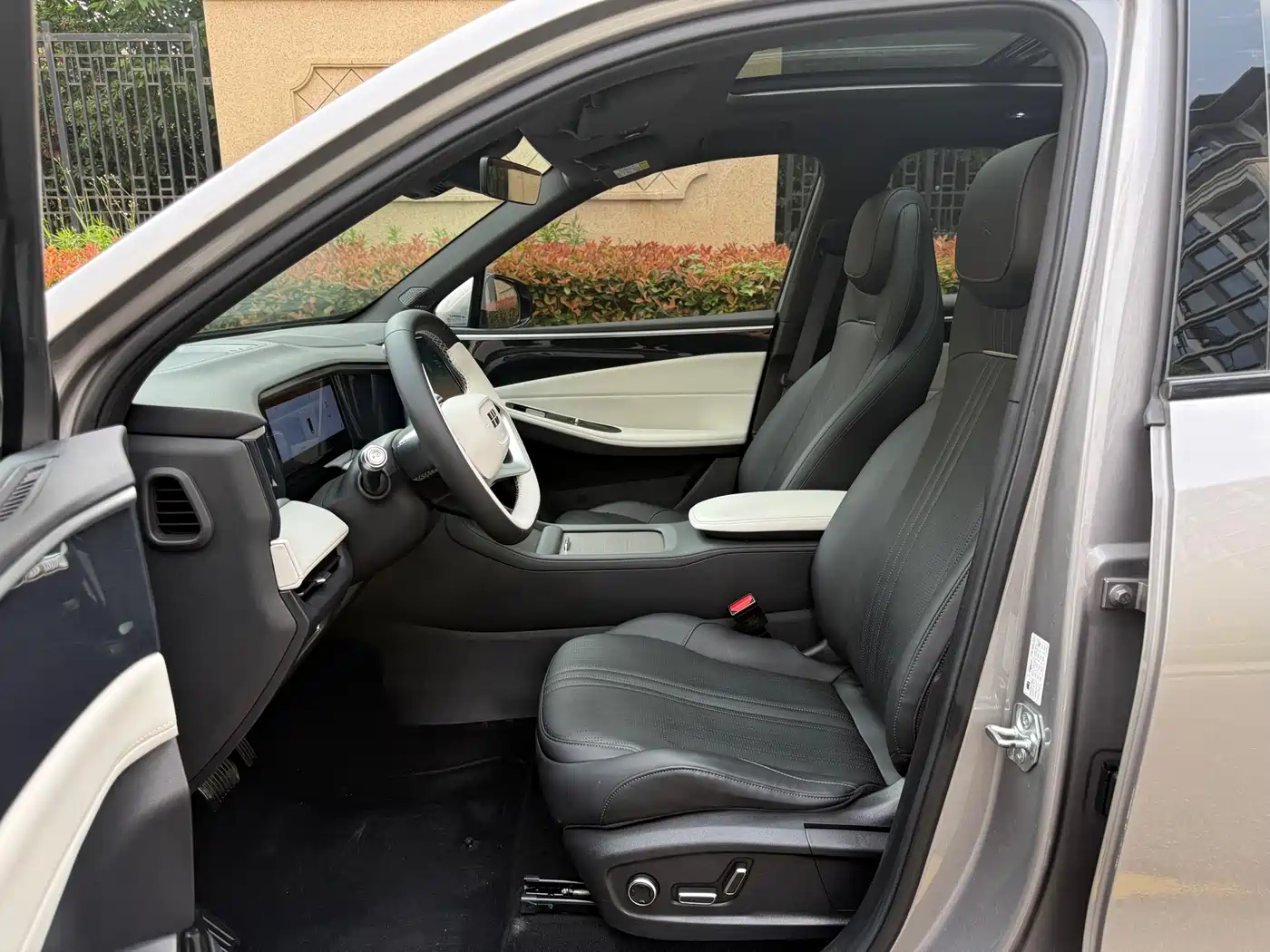 Geely Galaxy Galaxy L7 2024 1.5T 115km MAX Soaring Dragon Edition фото 10