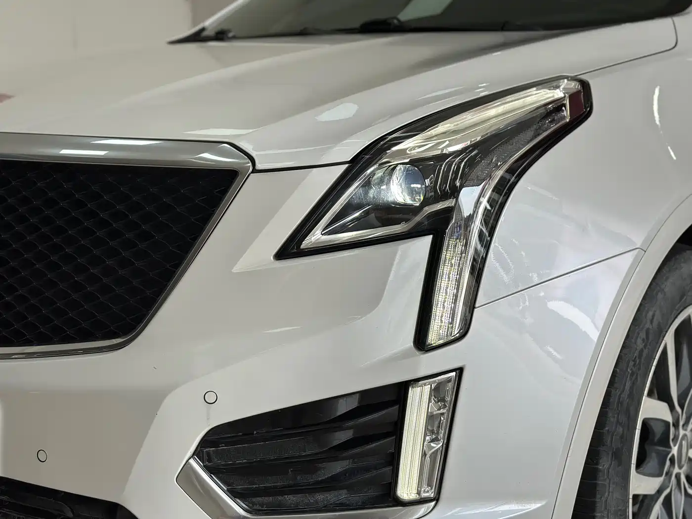 Cadillac XT5 2022 2.0T AWD Luxury (Hummingbird Edition) фото 4