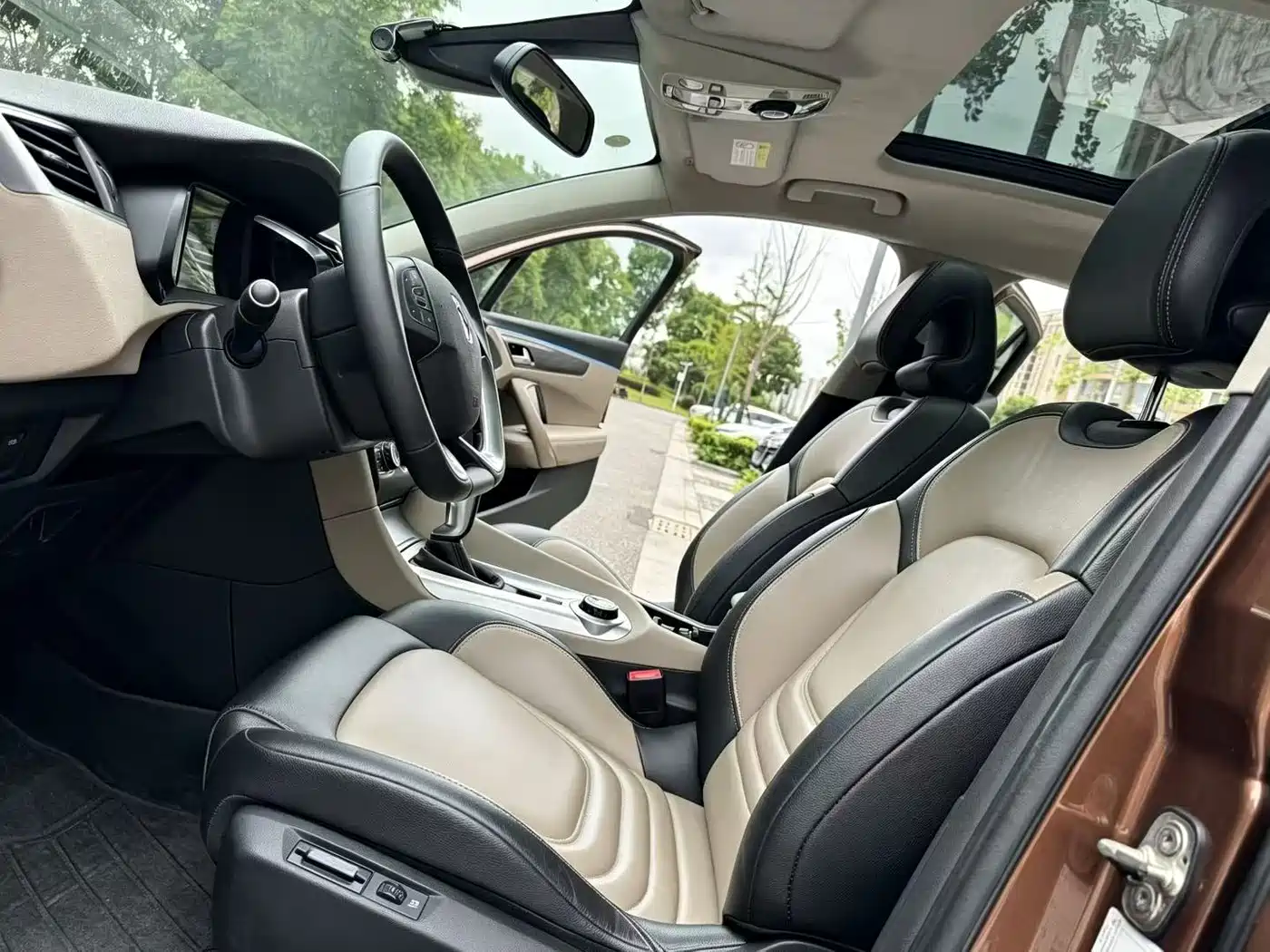 DS 6 2015 2014 1.6T Luxury Edition THP200
