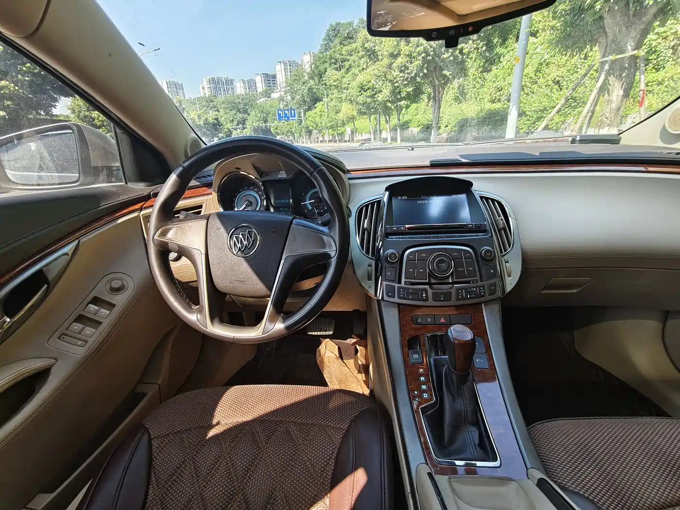 Photo 7 - Buick LaCrosse