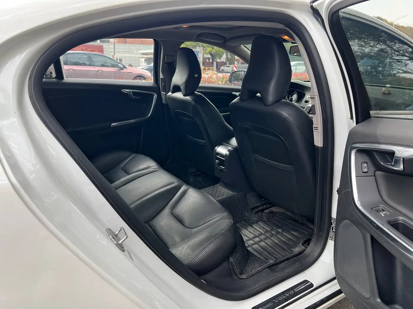 Фото 14 - Volvo S60