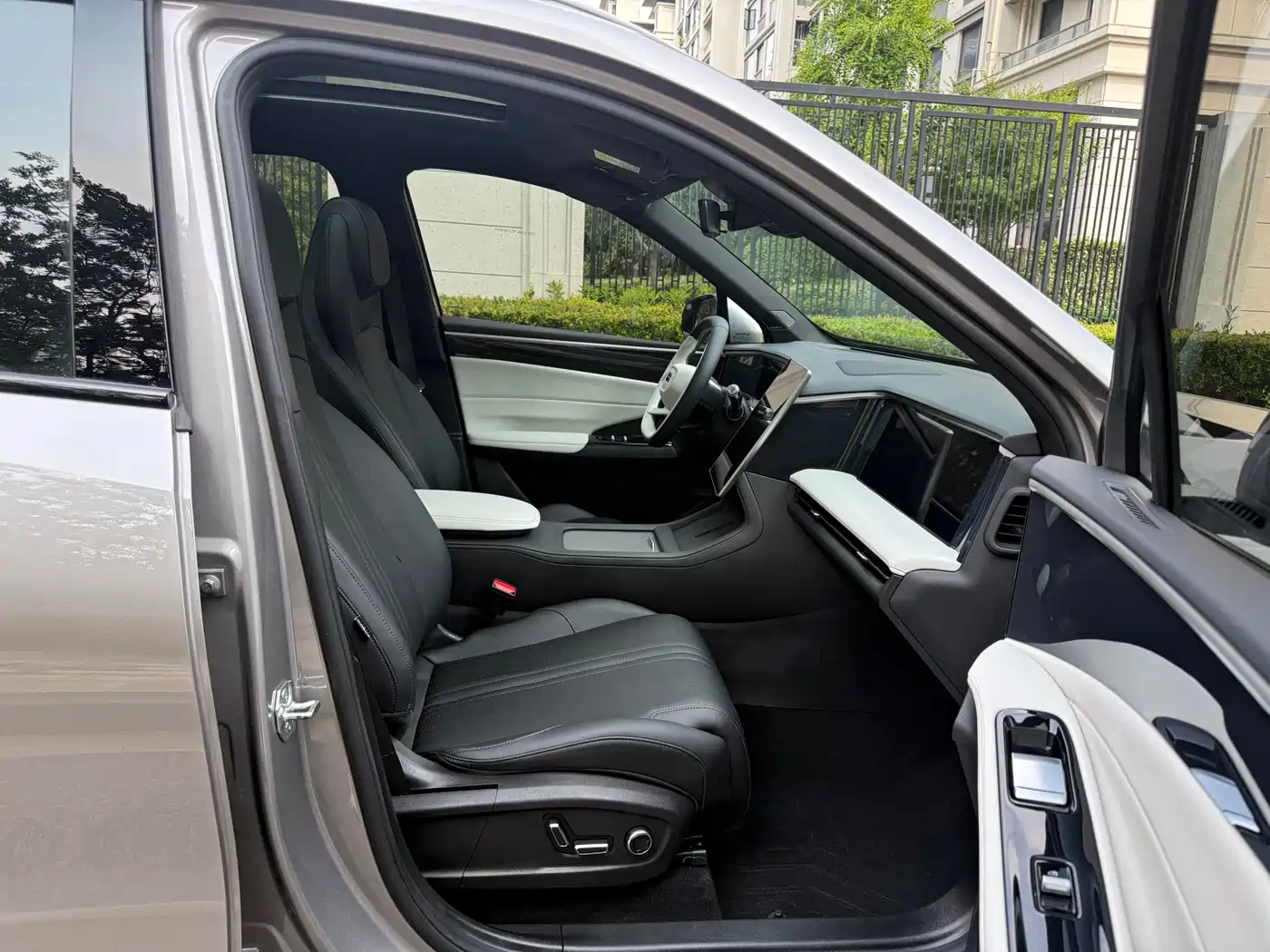 Geely Galaxy Galaxy L7 2024 1.5T 115km MAX Soaring Dragon Edition фото 16