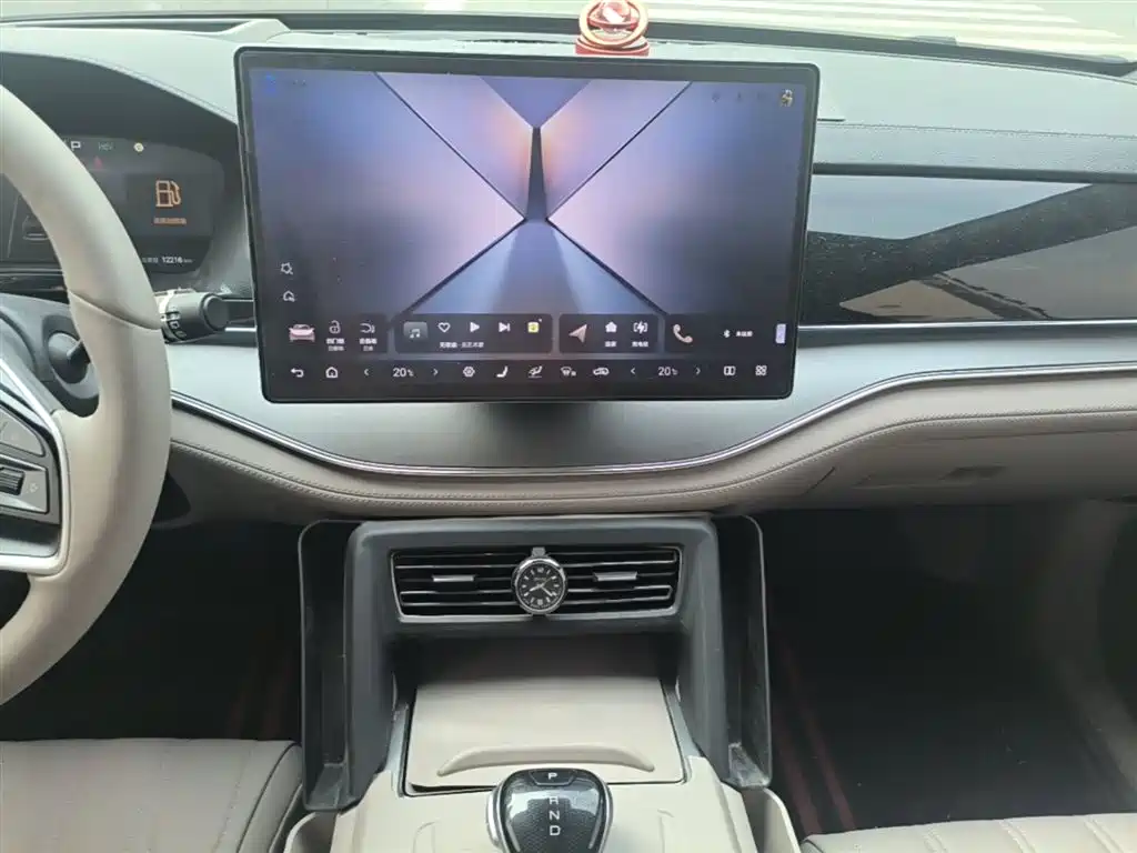 BYD Tang New Energy 2025 DM-i 115KM Flagship фото 13
