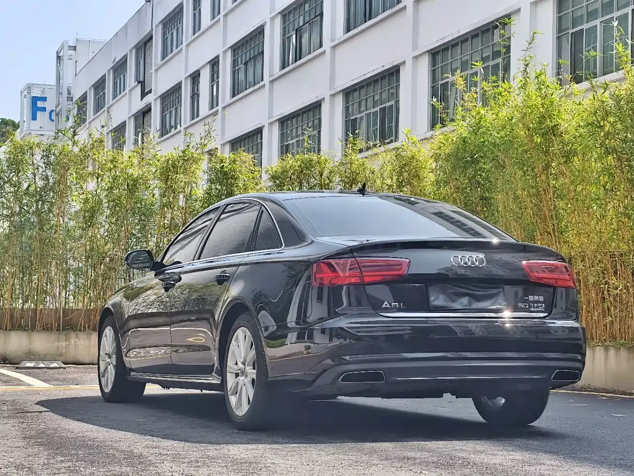 Фото 13 - Audi A6L
