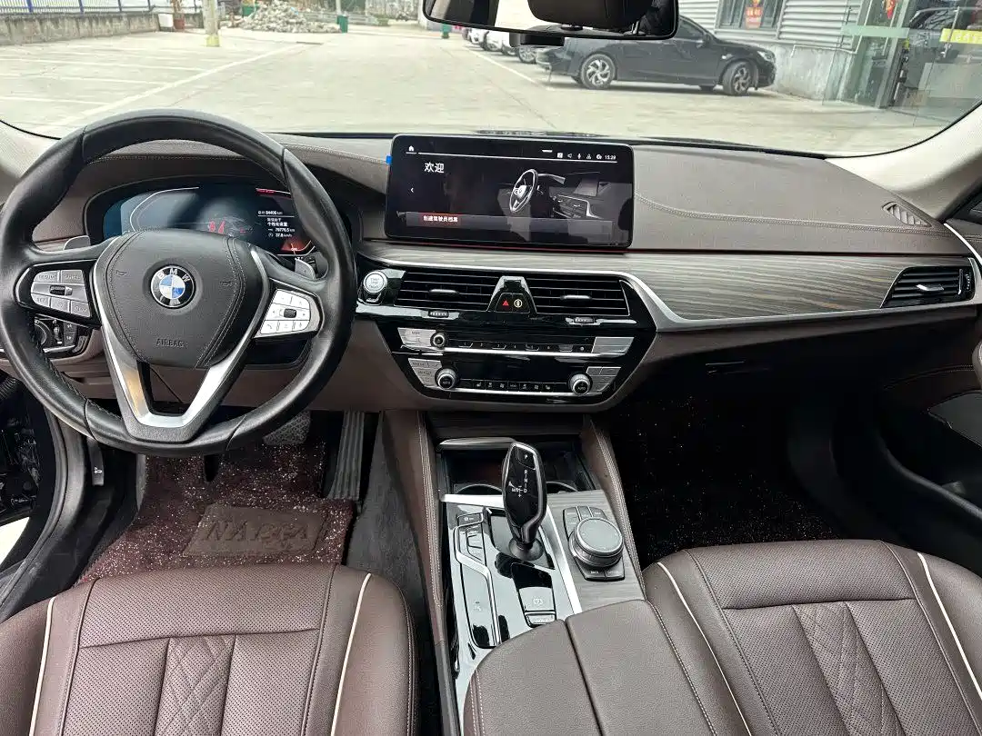 BMW 5 Series 2022 530Li Leading Luxury Package фото 6