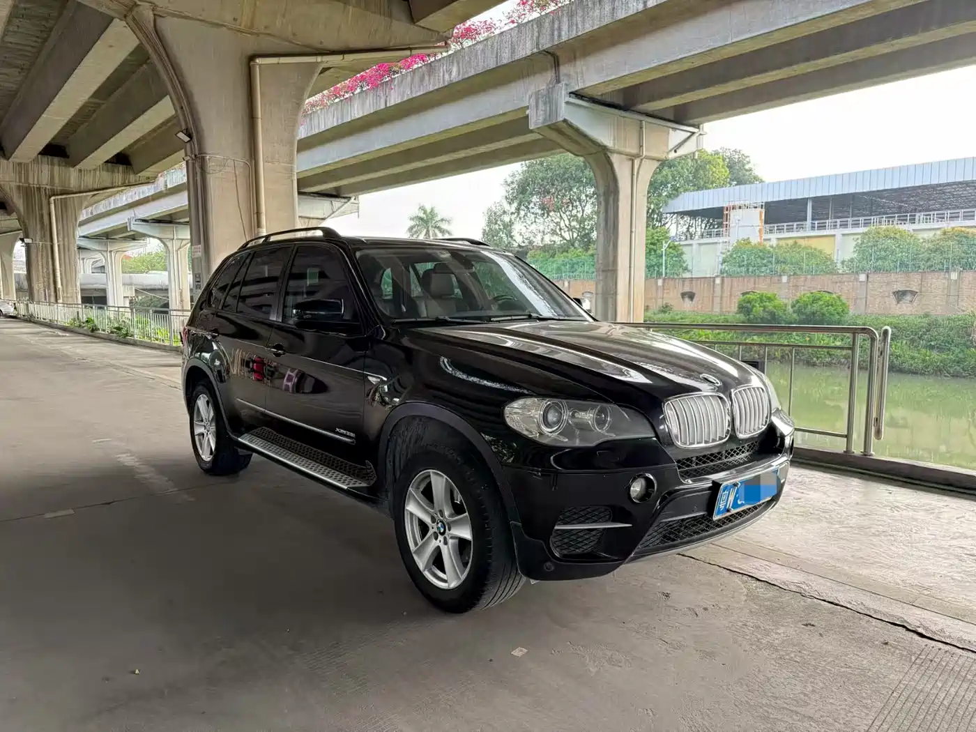 BMW X5 (Import) 2011 xDrive35i Luxury Edition фото 2