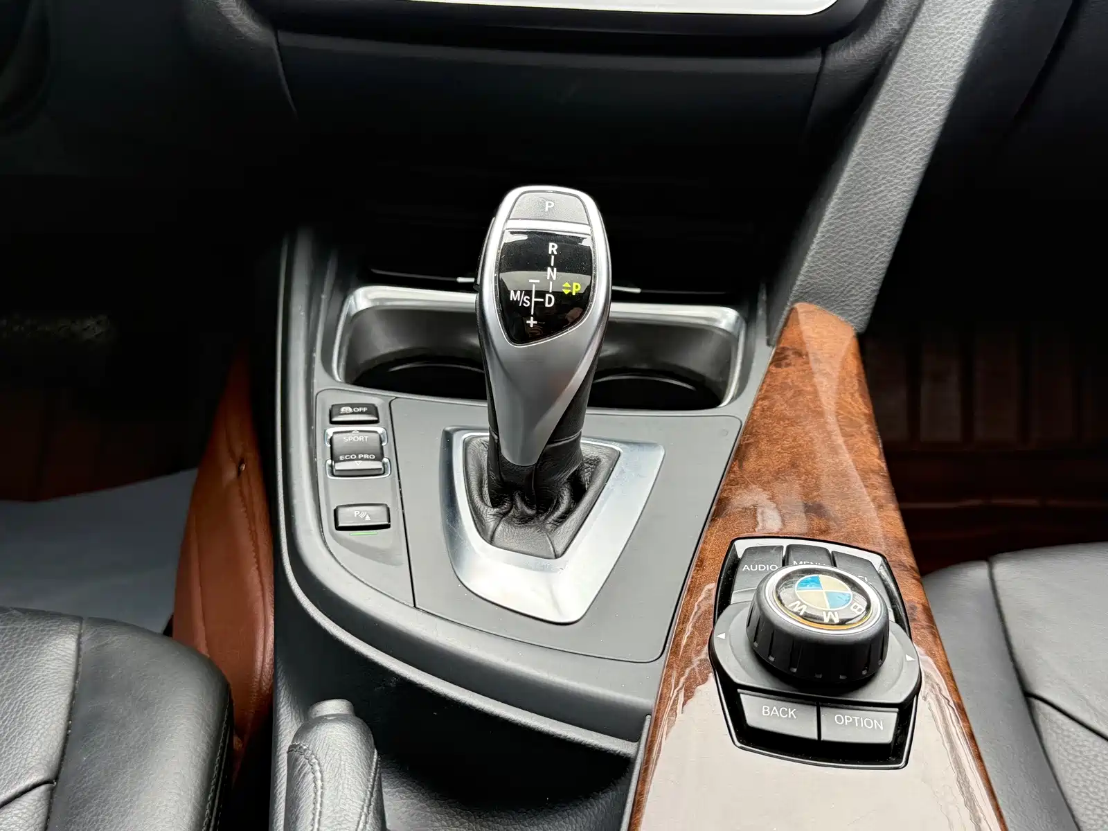 Photo 14 - BMW 3 Series