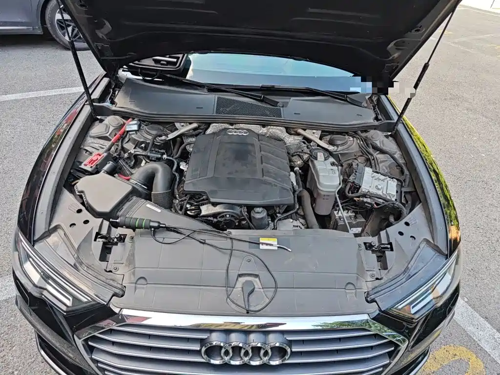 Фото 11 - Audi A6L