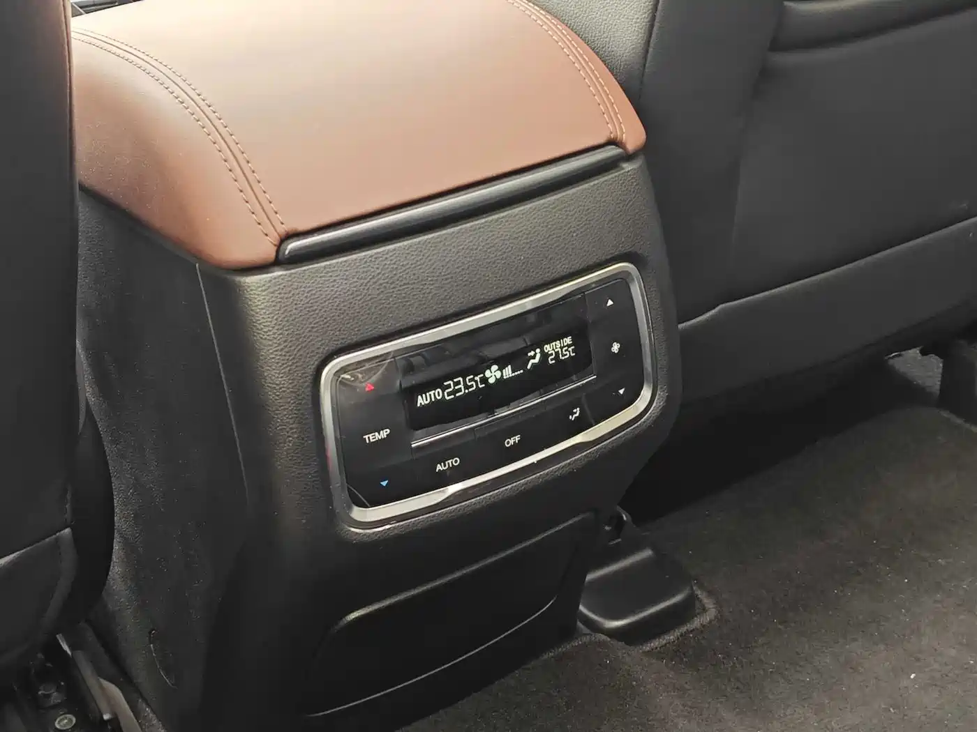 GAC Trumpchi Trumpchi GS8 2017 320T 2WD Luxury Smart Connect (7-seater) фото 17