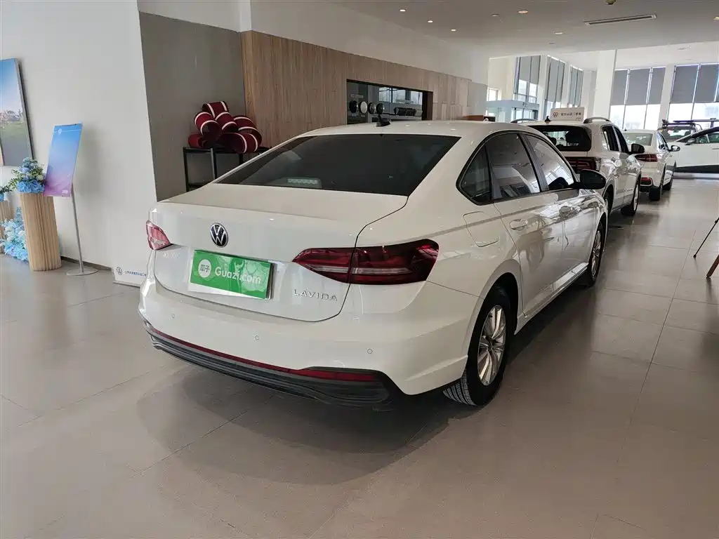Volkswagen Lavida 2024 Model 1.5L Automatic Delight Edition фото 5