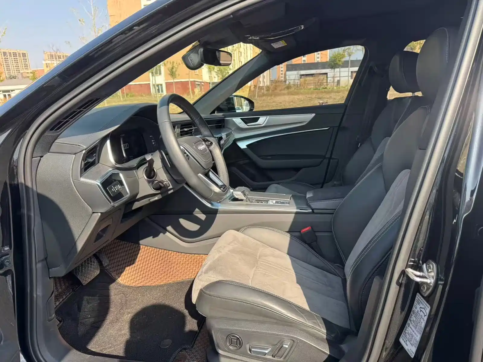 Фото 4 - Audi A6L