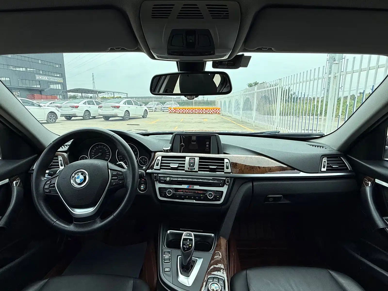 Photo 10 - BMW 3 Series