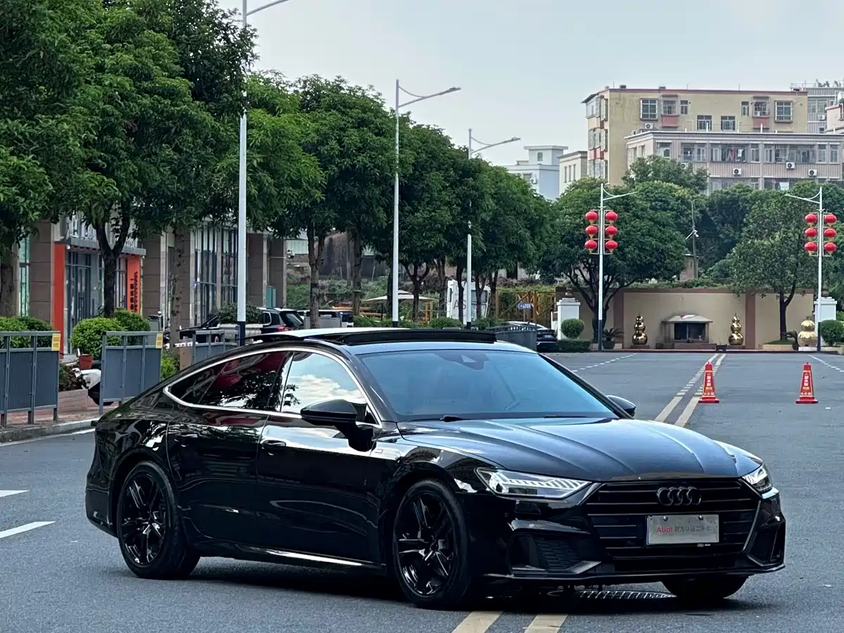 Фото 2 - Audi A7