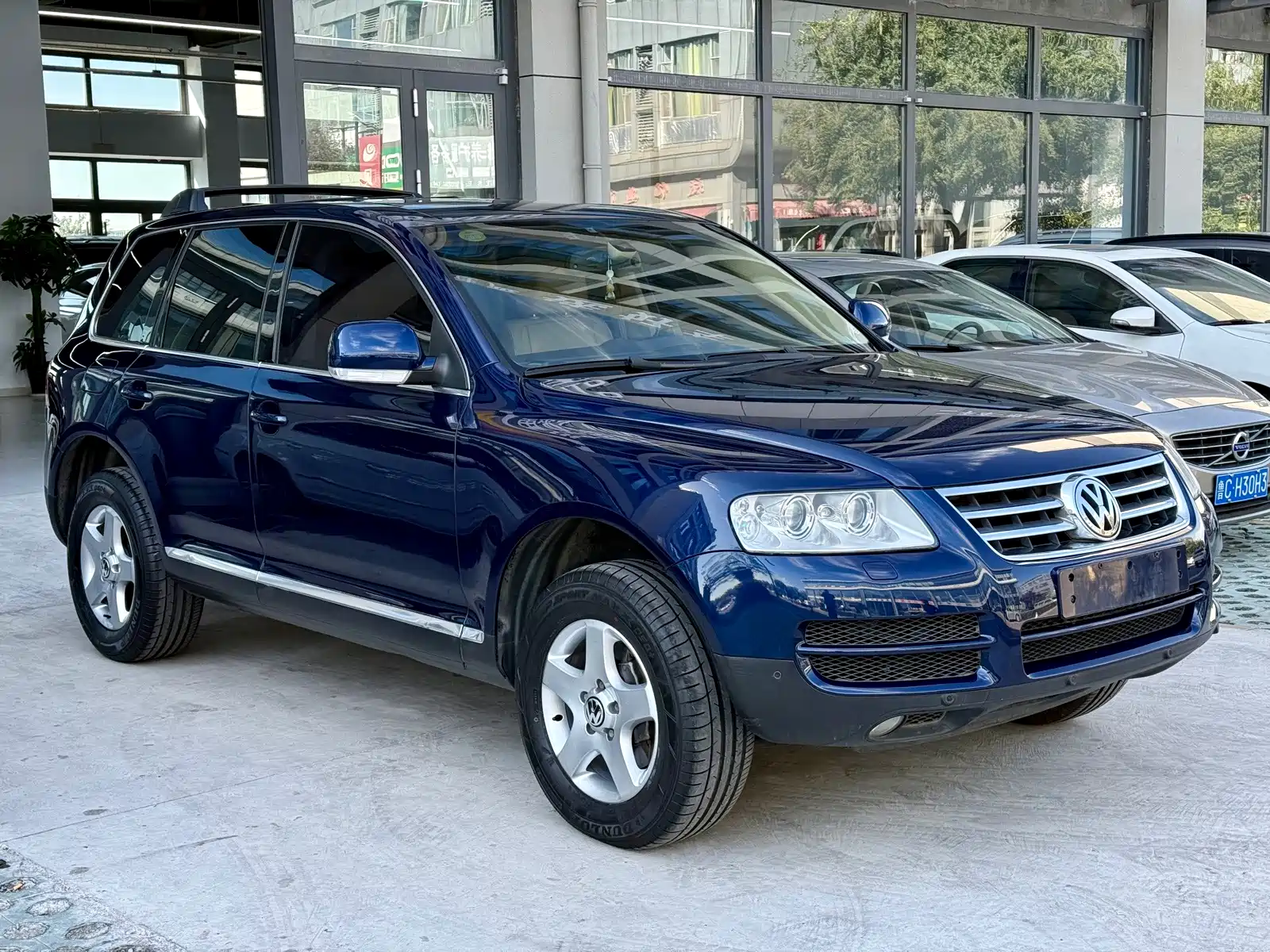 Фото 3 - Volkswagen Touareg