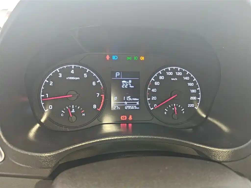 Hyundai Verna 2016 1.4L Automatic Cool Edition GLS фото 12