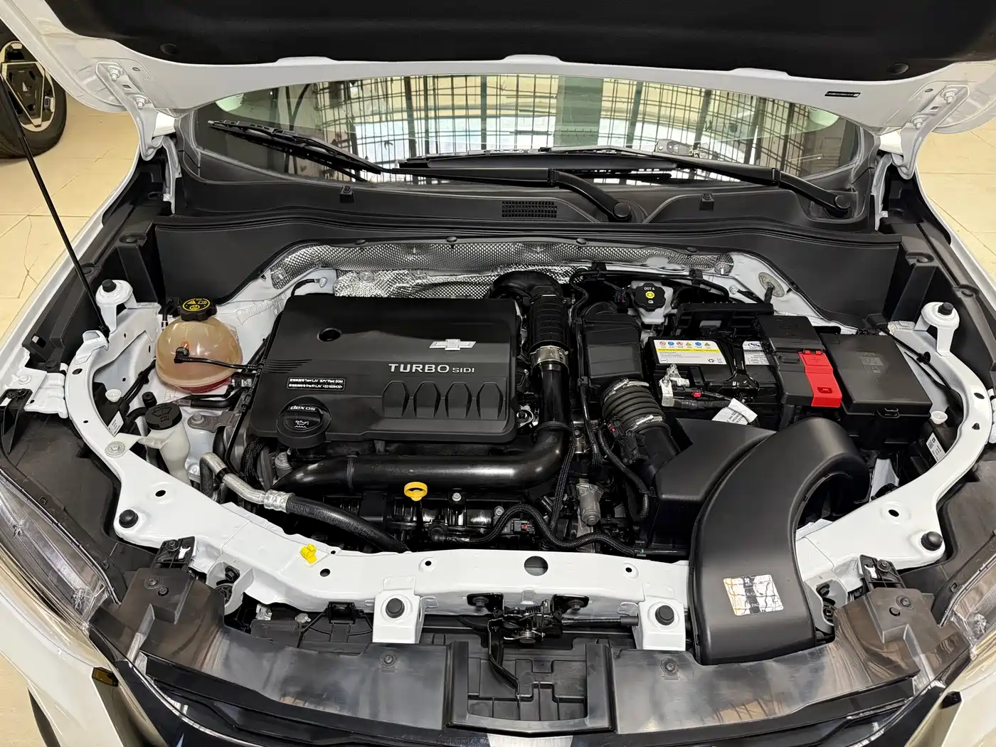 Photo 9 - Chevrolet Trax