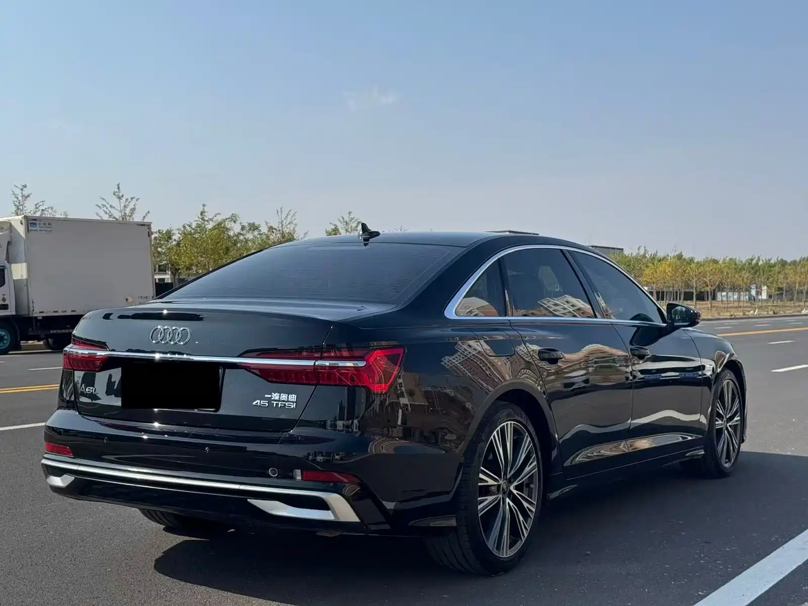 Фото 9 - Audi A6L