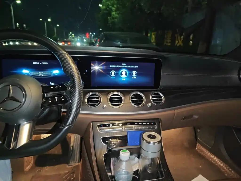 Фото 9 - Mercedes-Benz E-Class