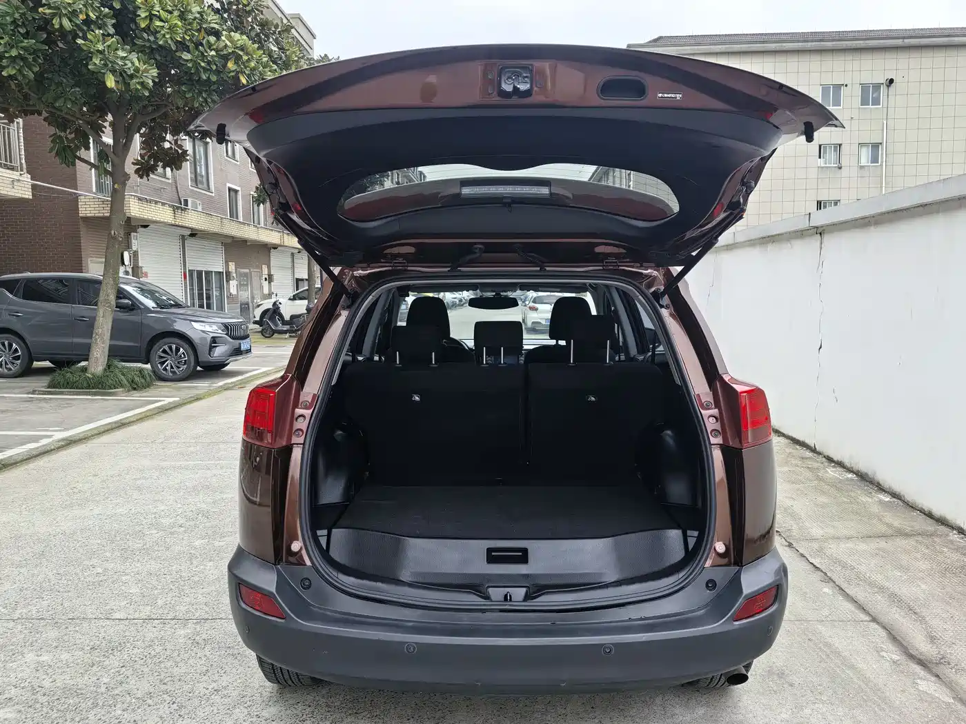 Toyota RAV4 Rongfang 2015 2.0L CVT 2WD Trend Edition фото 4