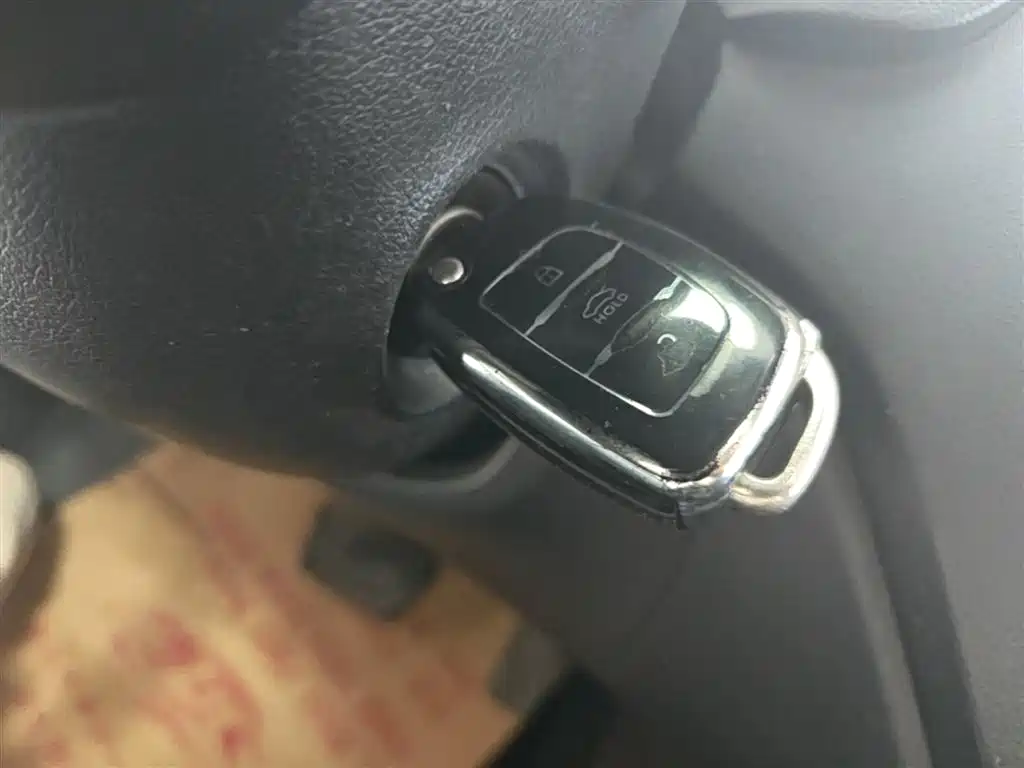 Hyundai Verna 2016 1.4L Automatic Cool Edition GLS фото 9