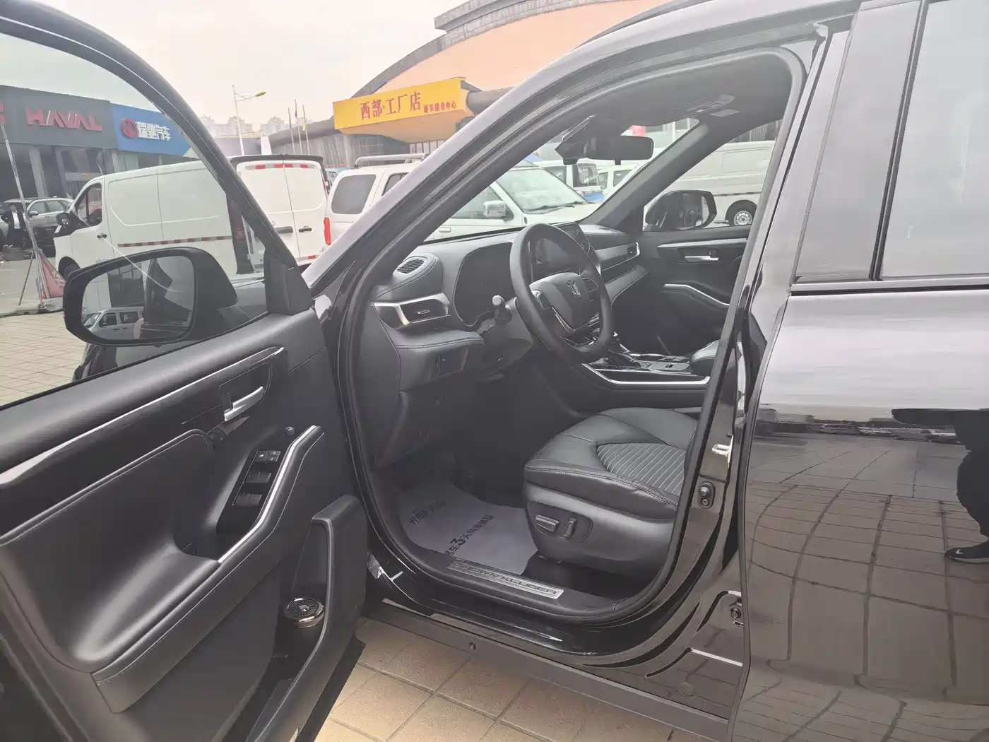 Toyota Crown Kluger 2023 2.5L HEV AWD Luxury Edition фото 4