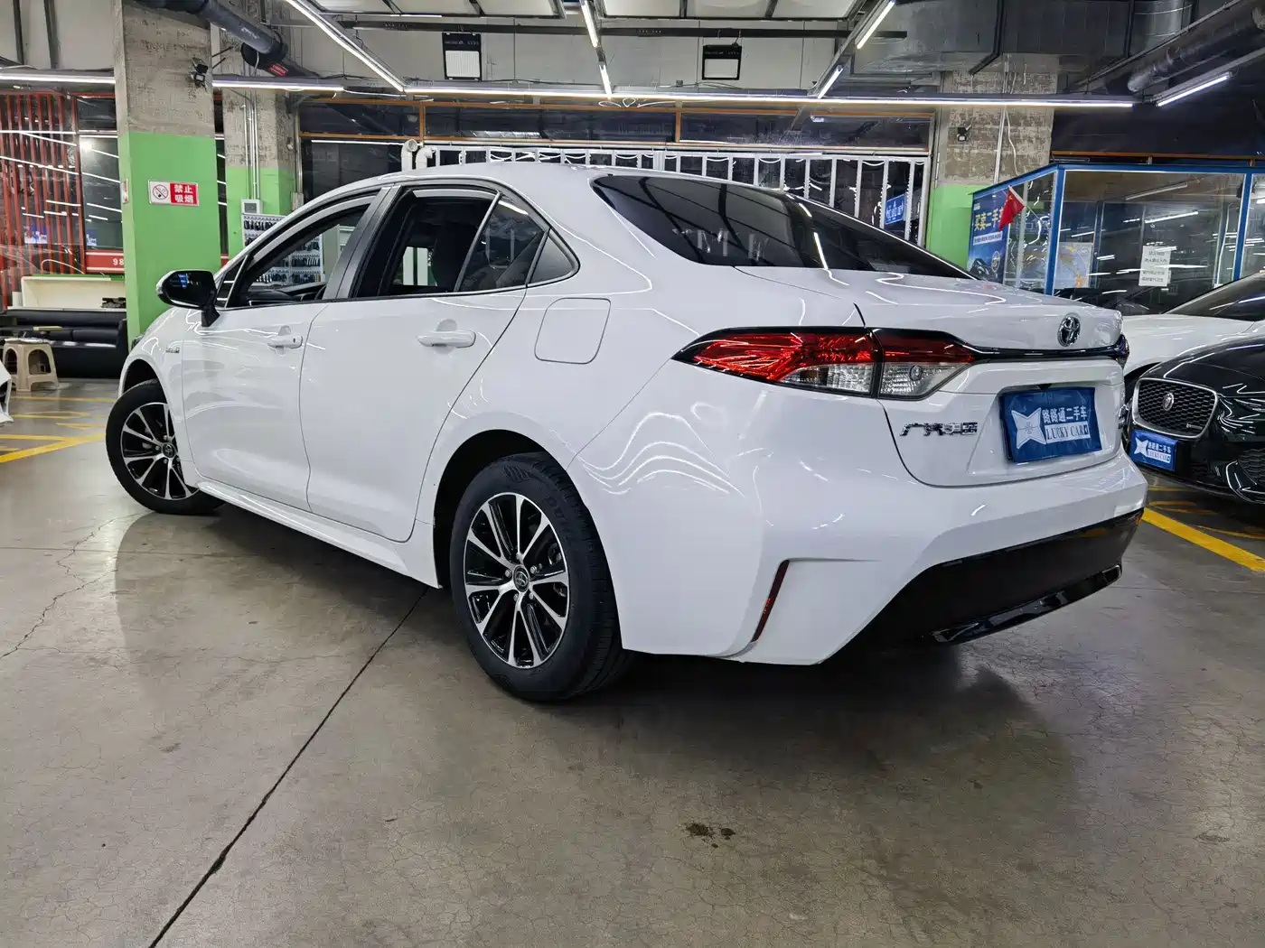 Toyota Levin 2023 Smart Hybrid 1.8L Luxury фото 6
