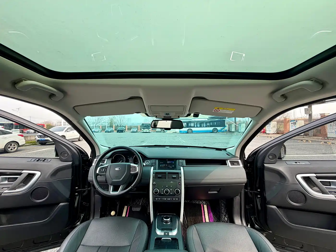 Land Rover Discovery Sport 2018 240PS SE Edition фото 5