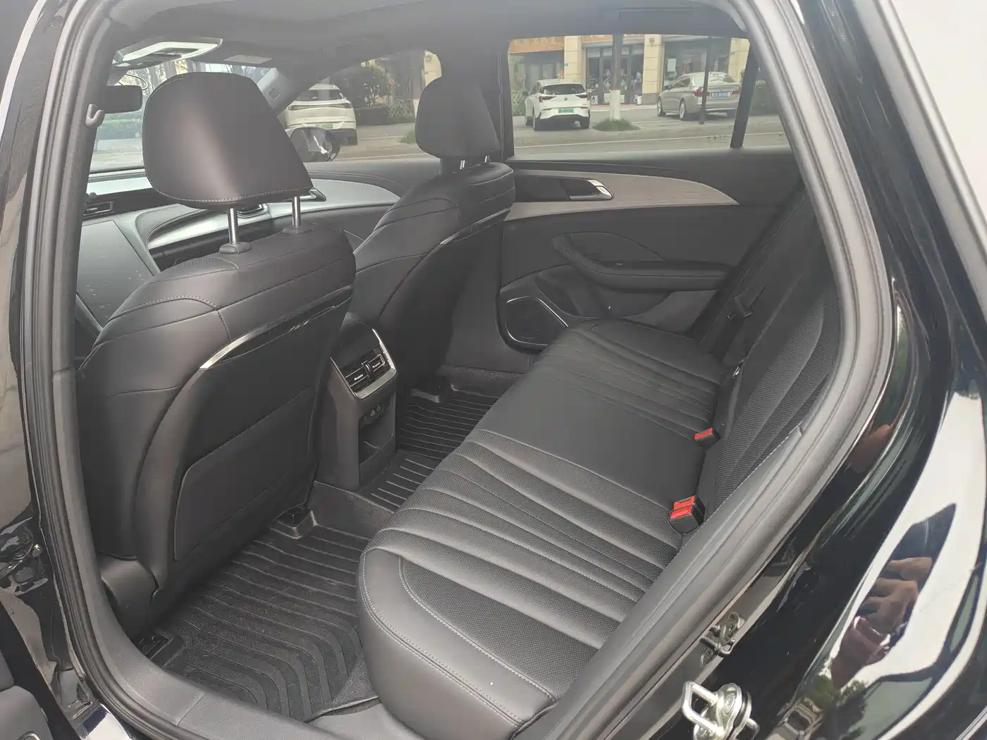Hongqi H5 2025 2.0T Automatic Mystic Shadow фото 5