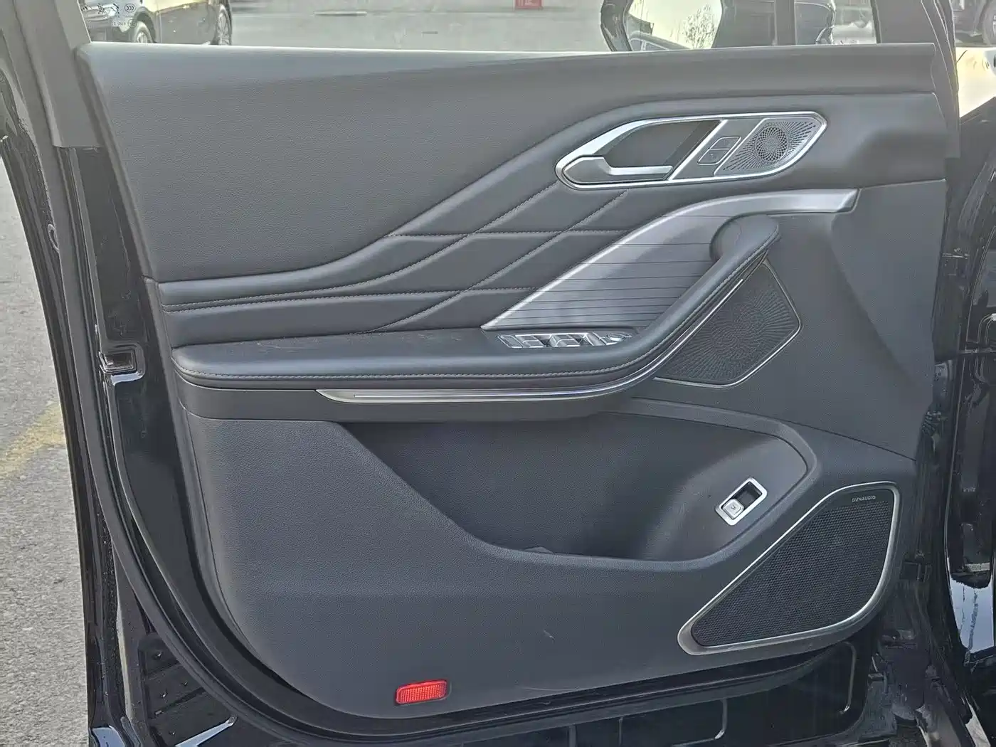 Hongqi HS7 PHEV 2024 2.0T PHEV 4WD Flagship Edition 6-seater фото 16