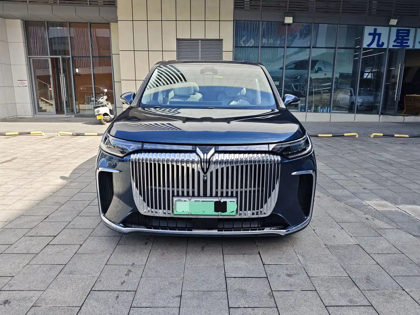 Voyah Auto Voyah Dreamer 2025 PHEV AWD Flagship Kunpeng Edition фото 2