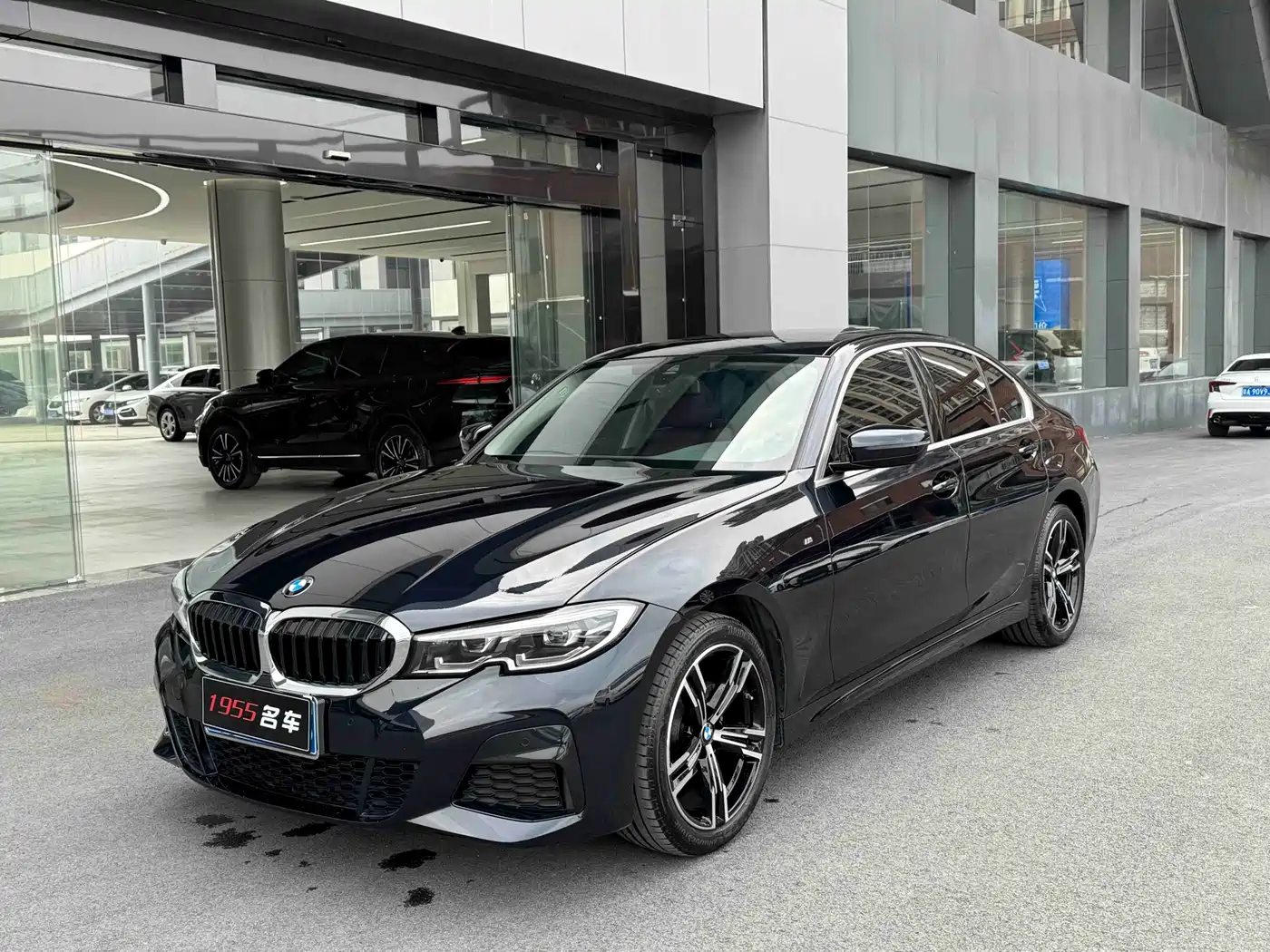 BMW 3 SERIES