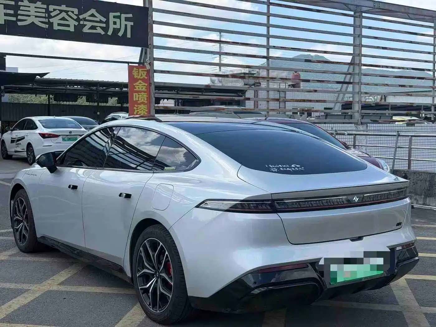 Dongfeng Yipai eπ007 2025 2025 Model EREV 230Pro Navigation Edition