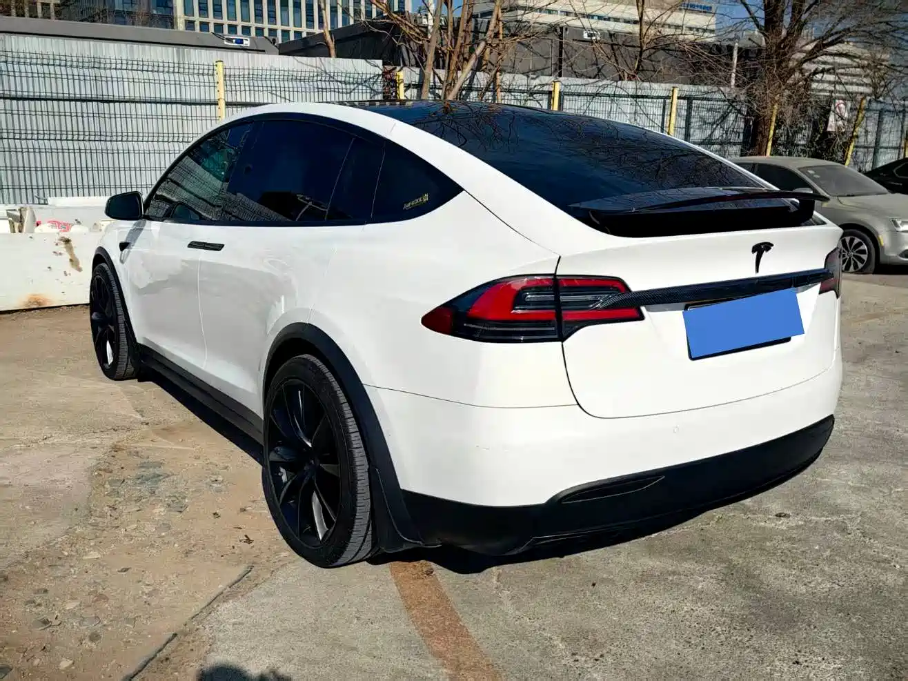 TESLA MODEL X