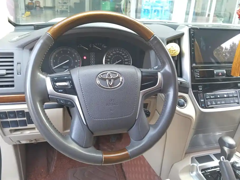 Toyota Land Cruiser (Import) 2018