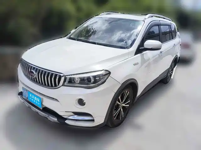  SWM Motor SWM X7 2018 Facelift 1.8L Manual Comfort 7-Seater