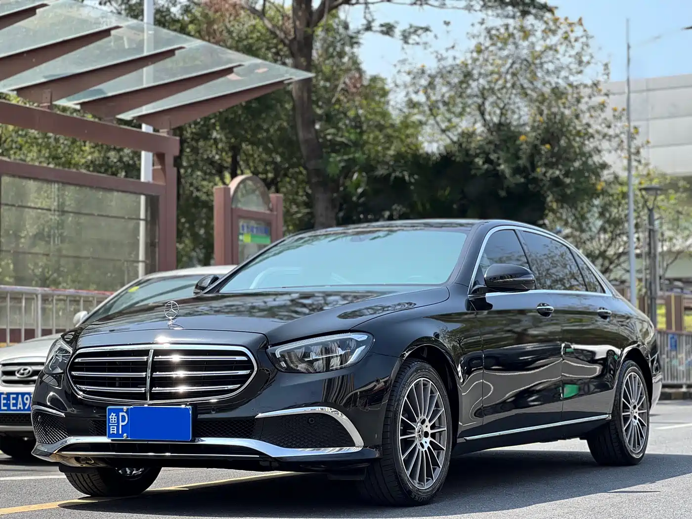 Mercedes-Benz E-Class 2023 E 260 L фото 10