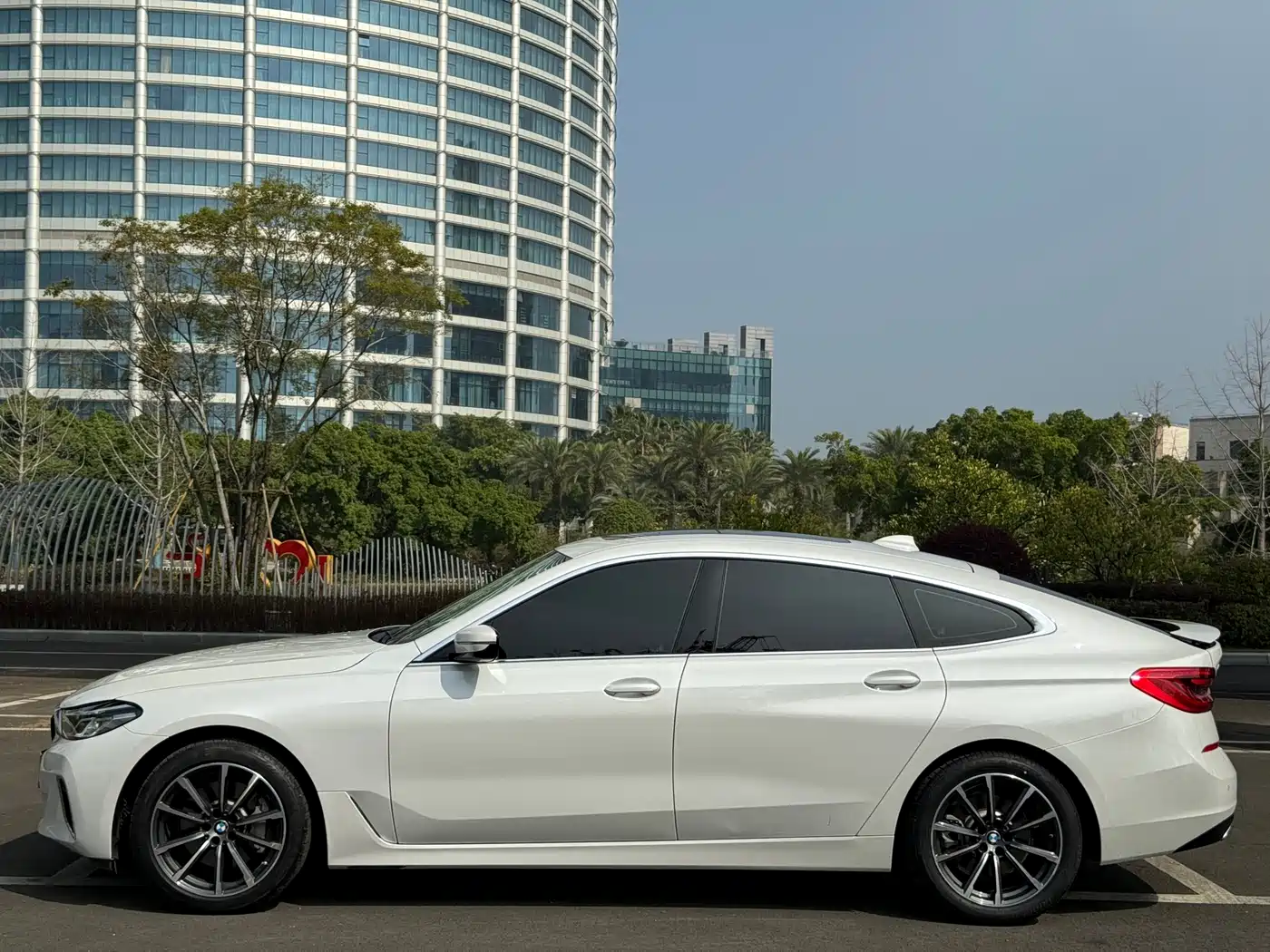 BMW 6 Series GT 2022 Model 630i Luxury Design Package фото 23