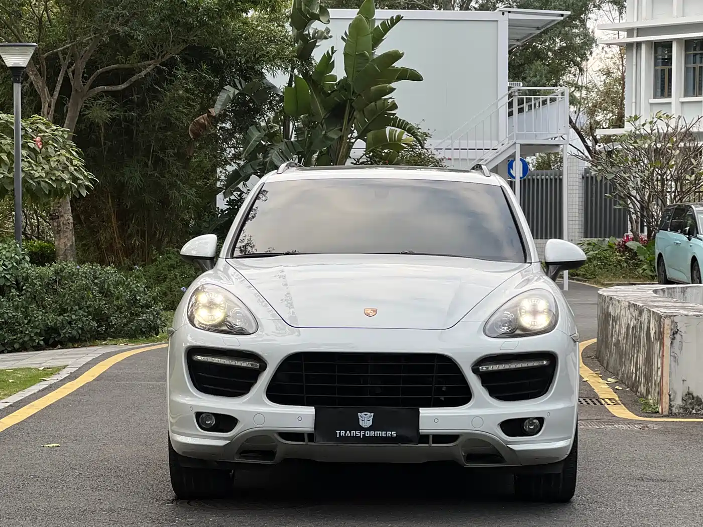Porsche Cayenne 2012 Cayenne GTS 4.8L фото 2