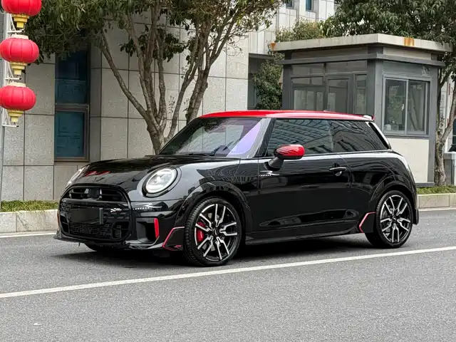 MINI JCW