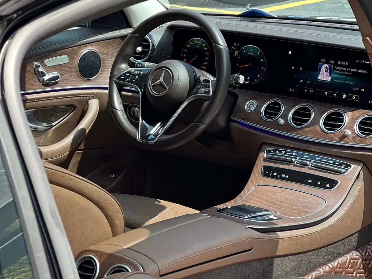 MERCEDES-BENZ E CLASS